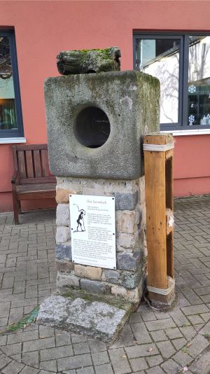 sumstein.jpg sumstein.jpg